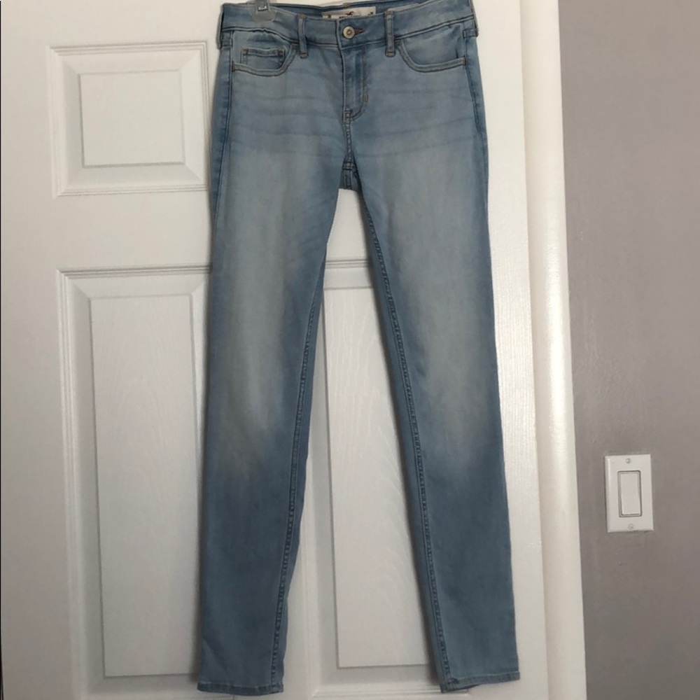 Light wash super skinny jeans